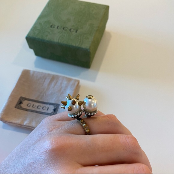 Gucci Faux Pearl Spike Ball Ring - Picture 7 of 13